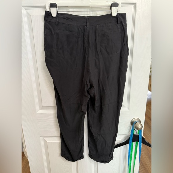 NWT Walter Baker 100% silk cuffed Cropped pants Size 10 Gold Zippers Designer - Picture 3 of 7